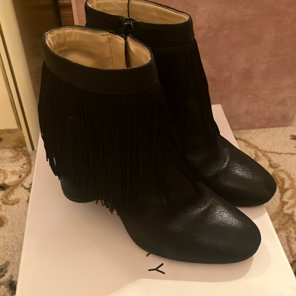 PEARLY BOOTIES